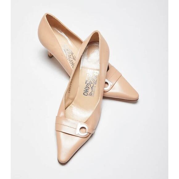 Salvatore Ferragamo Larissa Heels Pumps Vintage Women's Shoes Tan Beige Size 6.5 - Picture 1 of 11